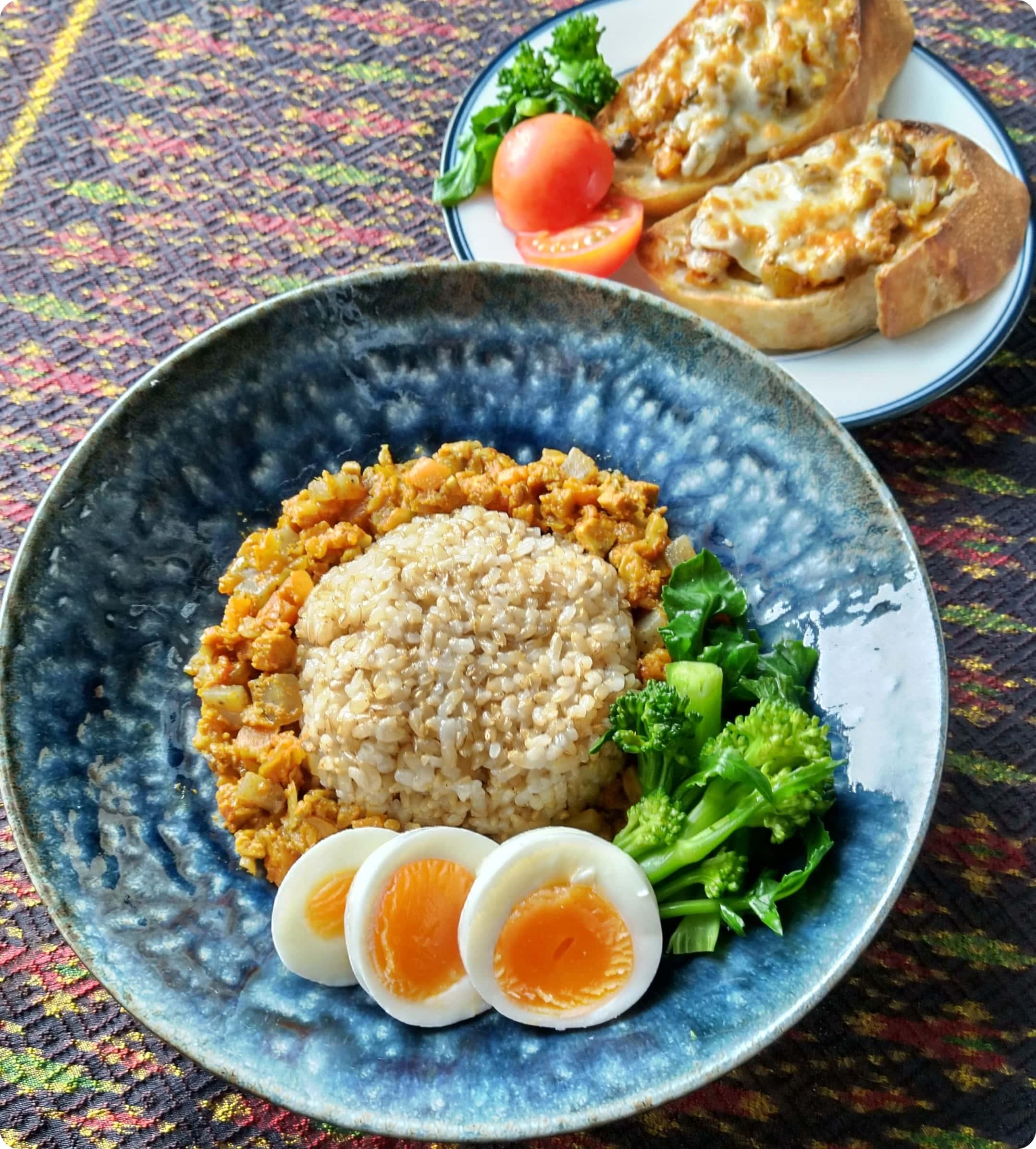 舞茸の株元・蒟蒻・高野豆腐のキーマカレー風