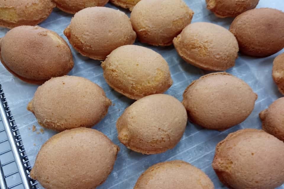 焼き立てふわふわの「レモンケーキ」